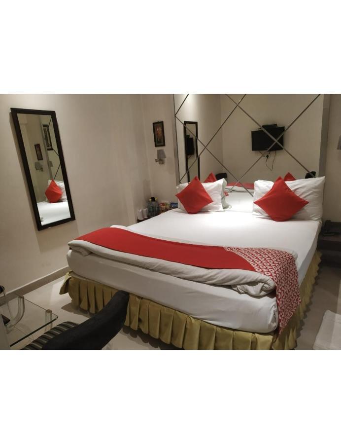 Hotel D Grand, 巴雷利 外观 照片