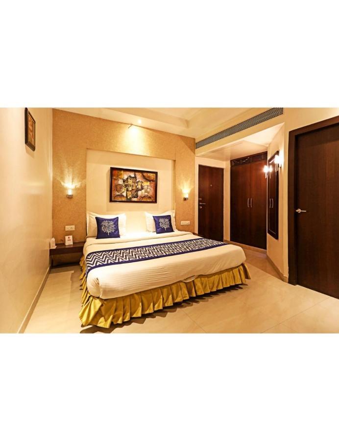Hotel D Grand, 巴雷利 外观 照片